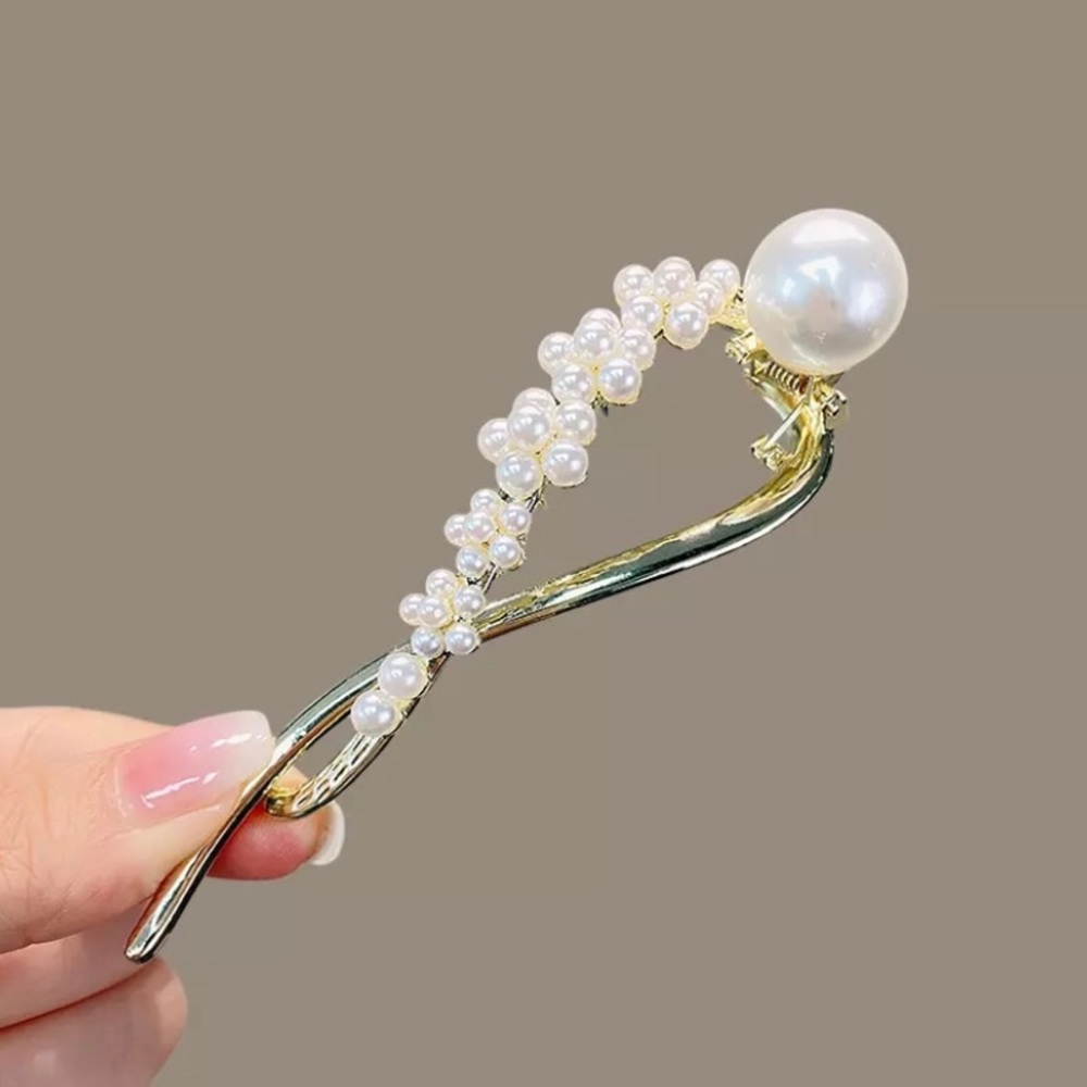 Chic & Stylish Faux Pearl Hair Clip Accessory